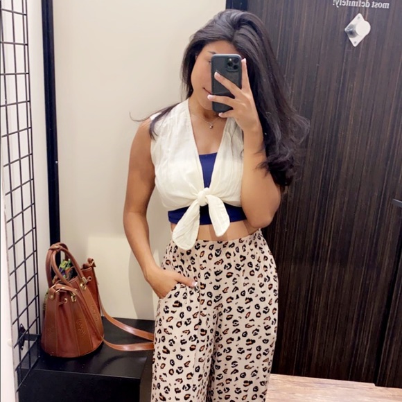 Meet your Posher, Veronica - Picture 1 of 2